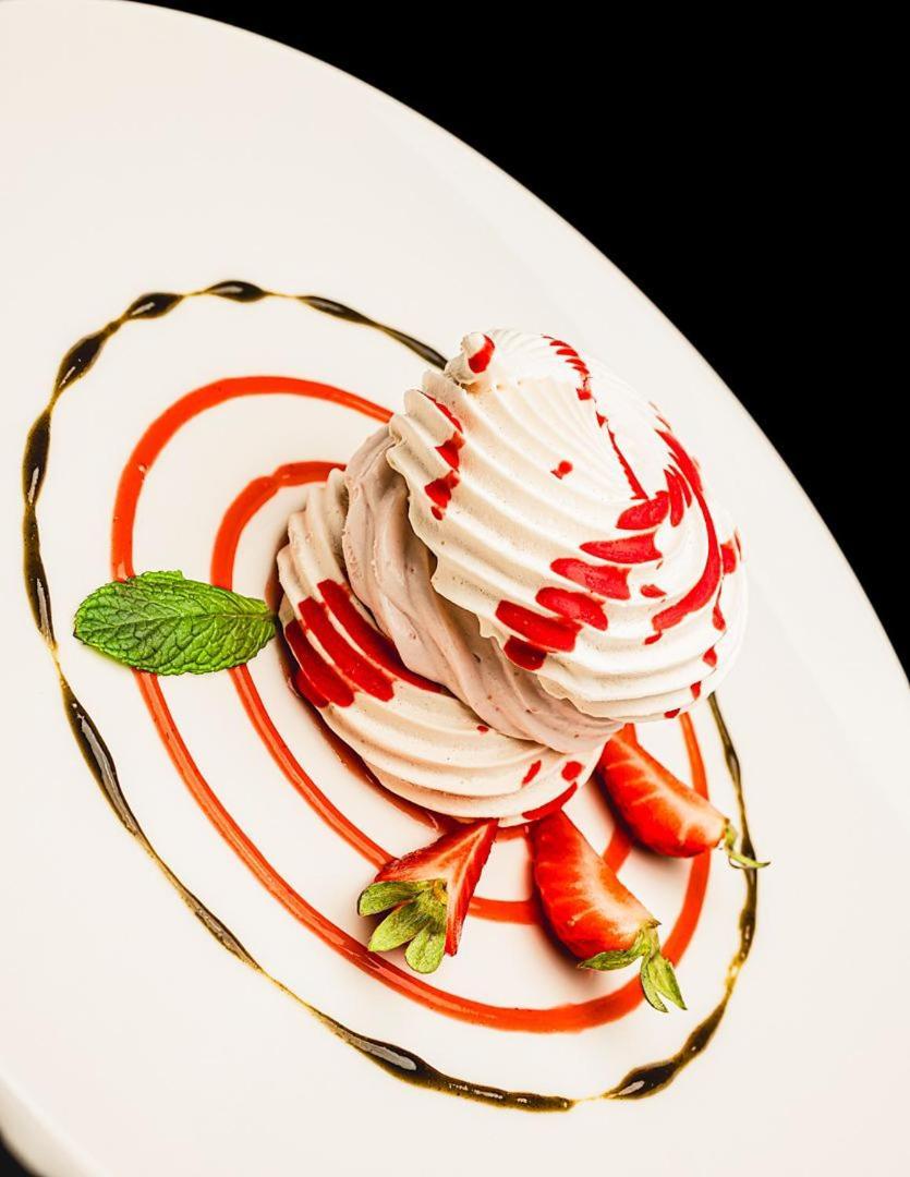 Wine Hotel San Carlo - Relais & Spa - Boutique Hotel Chiuro ภายนอก รูปภาพ