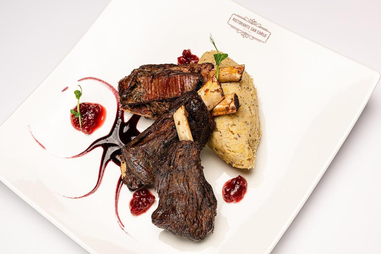 Wine Hotel San Carlo - Relais & Spa - Boutique Hotel Chiuro ภายนอก รูปภาพ