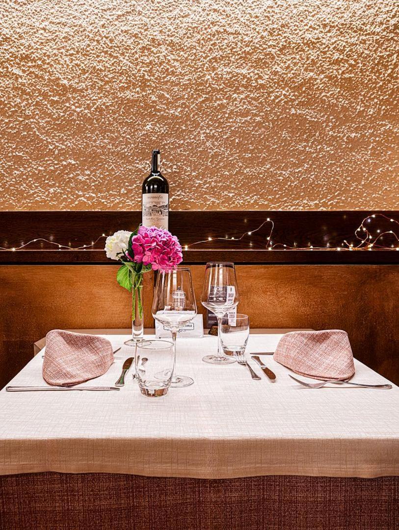 Wine Hotel San Carlo - Relais & Spa - Boutique Hotel Chiuro ภายนอก รูปภาพ