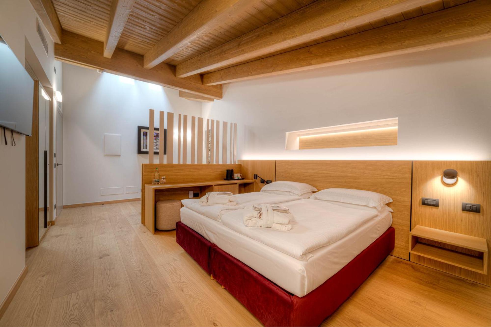 Wine Hotel San Carlo - Relais & Spa - Boutique Hotel Chiuro ภายนอก รูปภาพ