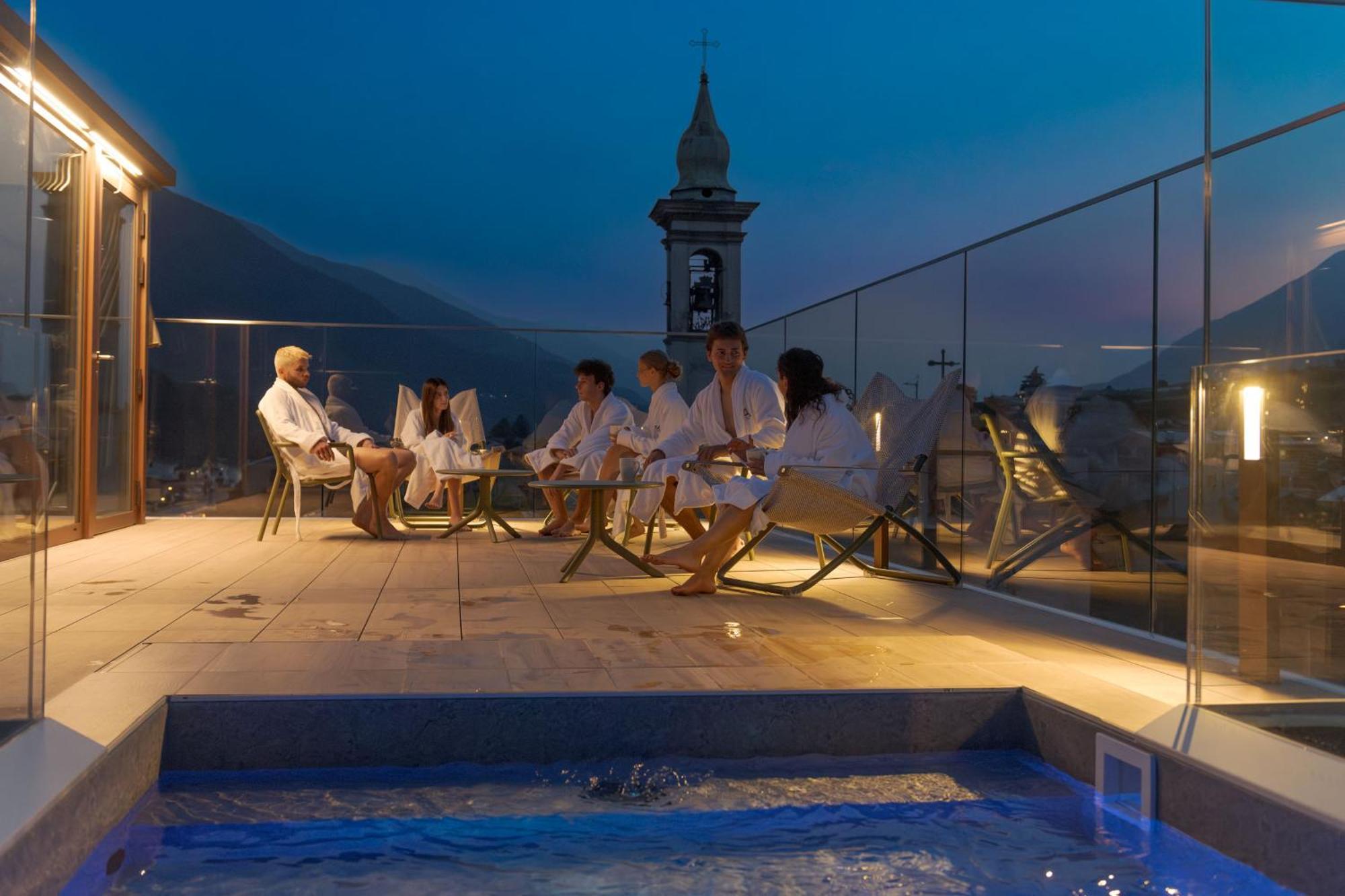 Wine Hotel San Carlo - Relais & Spa - Boutique Hotel Chiuro ภายนอก รูปภาพ
