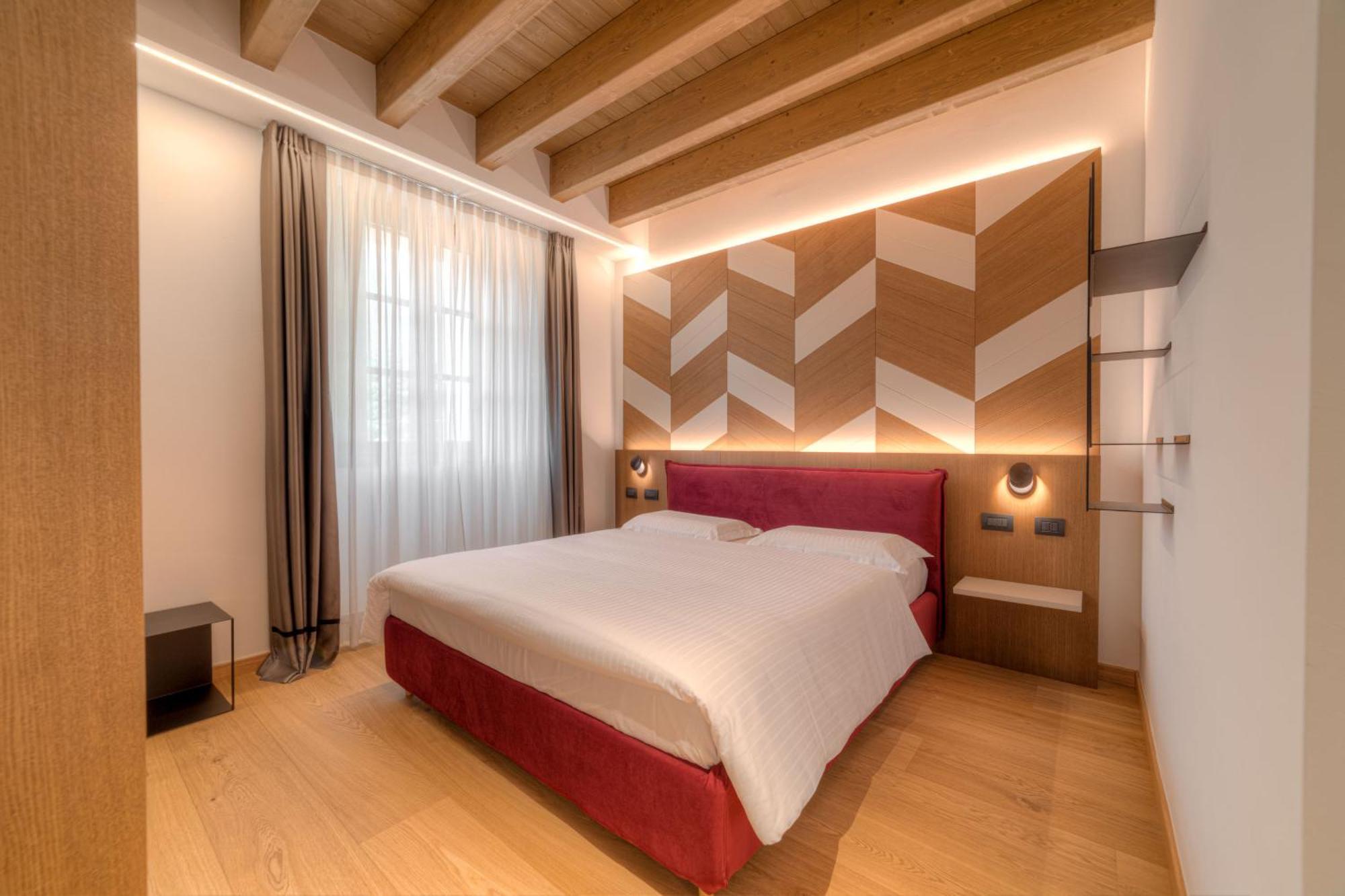 Wine Hotel San Carlo - Relais & Spa - Boutique Hotel Chiuro ภายนอก รูปภาพ
