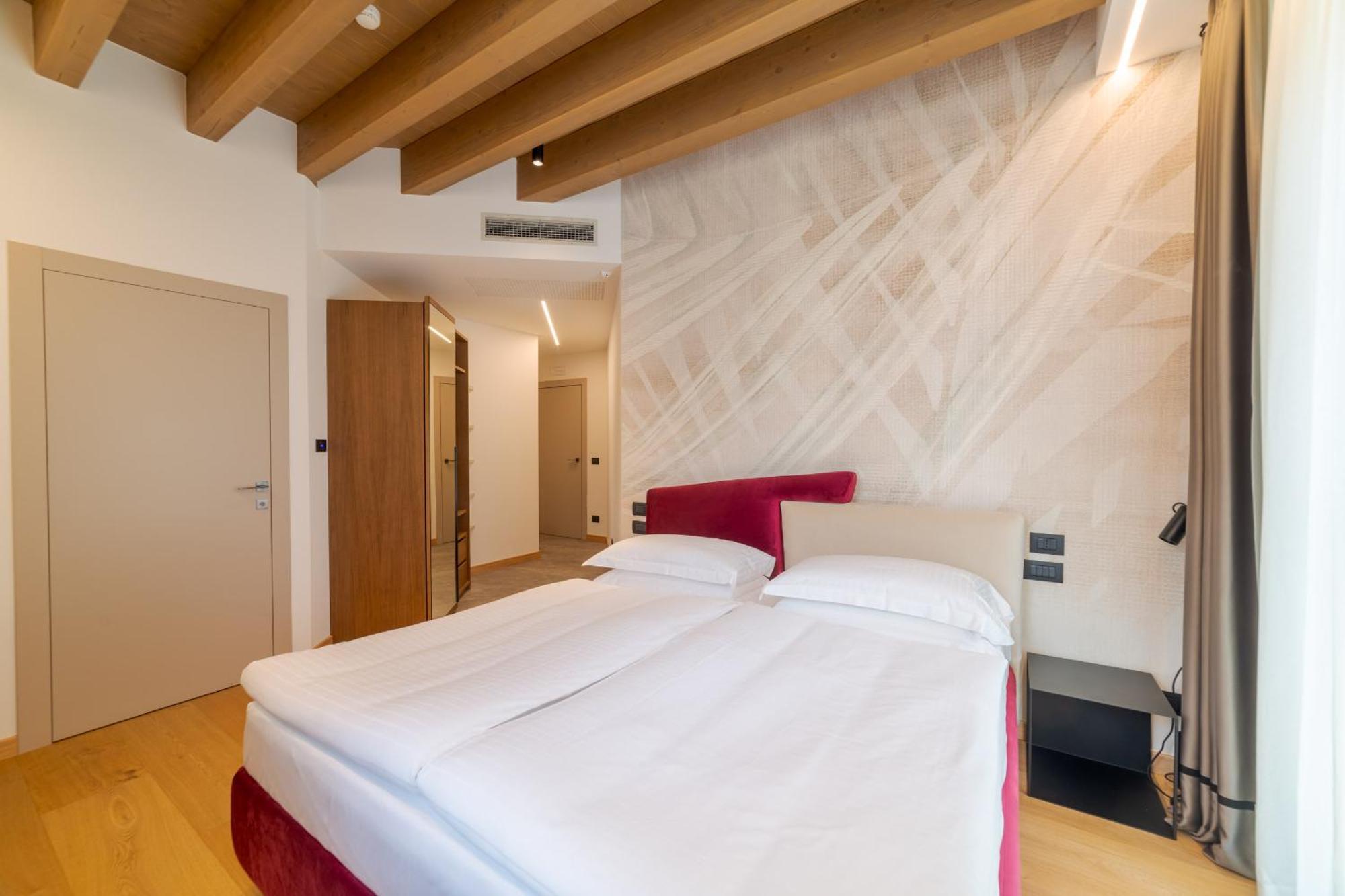 Wine Hotel San Carlo - Relais & Spa - Boutique Hotel Chiuro ภายนอก รูปภาพ