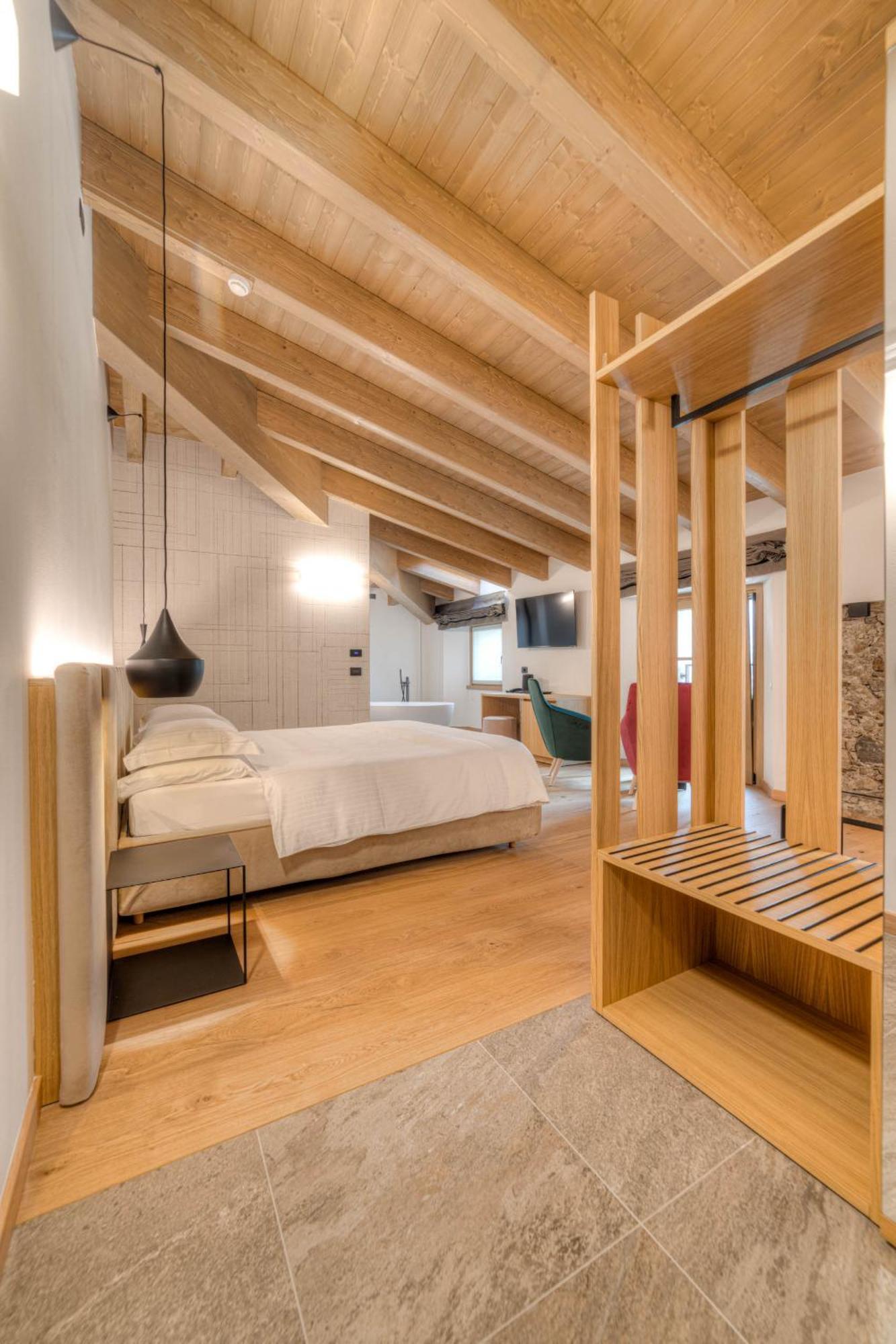 Wine Hotel San Carlo - Relais & Spa - Boutique Hotel Chiuro ภายนอก รูปภาพ
