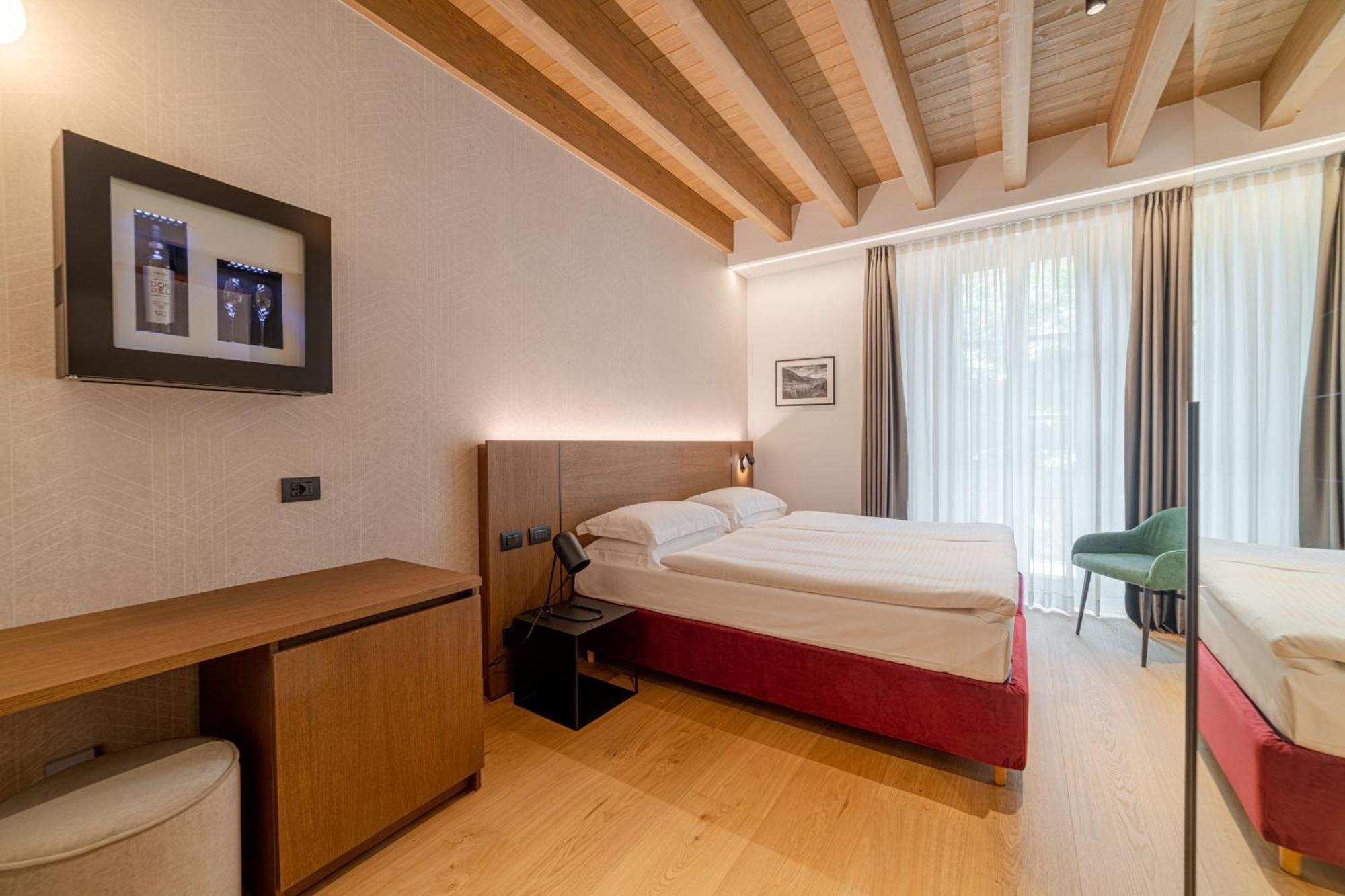 Wine Hotel San Carlo - Relais & Spa - Boutique Hotel Chiuro ภายนอก รูปภาพ