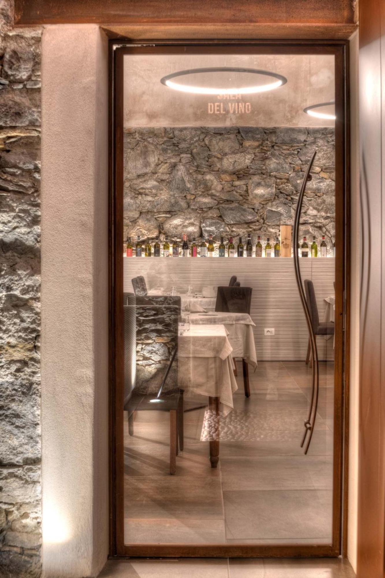Wine Hotel San Carlo - Relais & Spa - Boutique Hotel Chiuro ภายนอก รูปภาพ