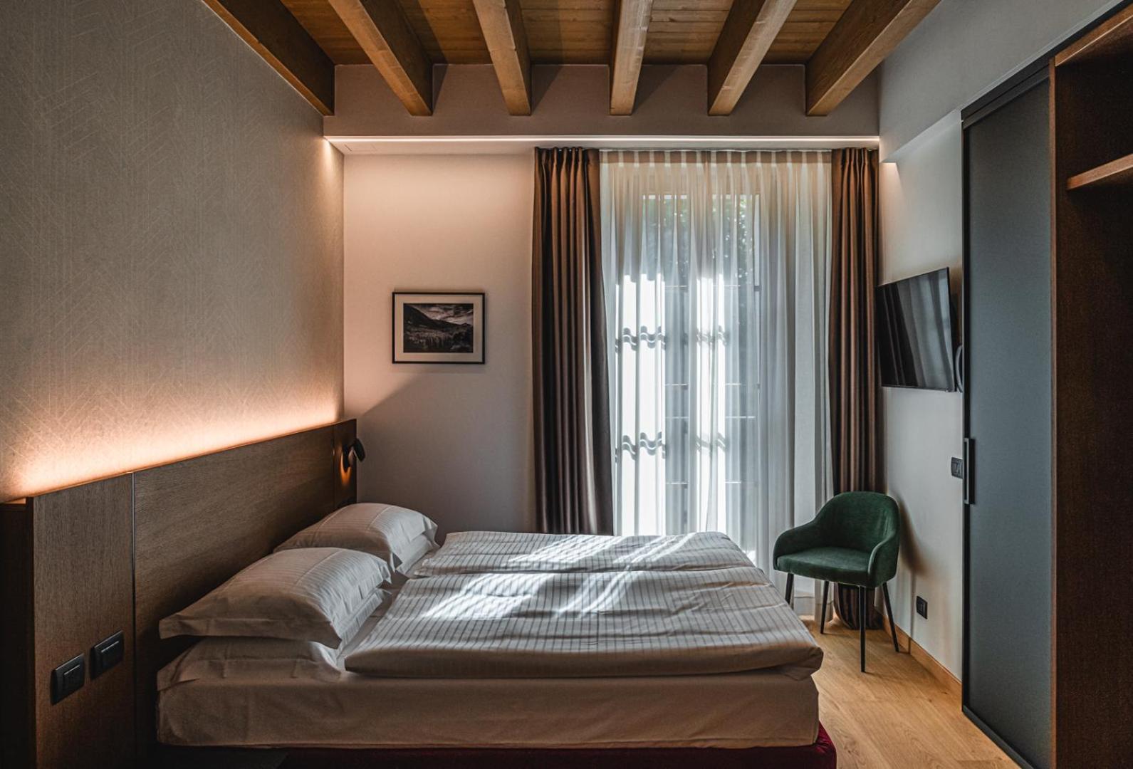 Wine Hotel San Carlo - Relais & Spa - Boutique Hotel Chiuro ภายนอก รูปภาพ