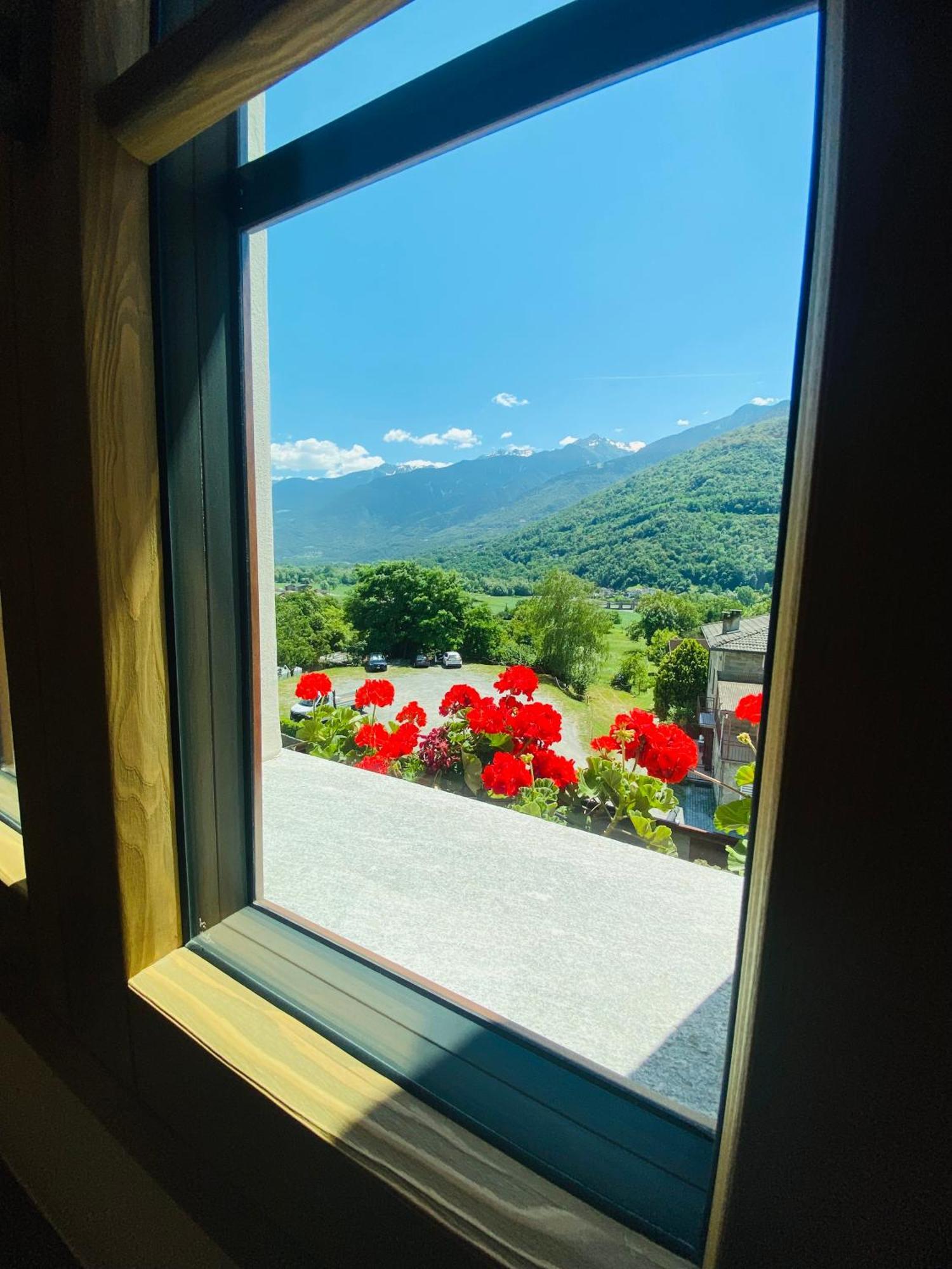 Wine Hotel San Carlo - Relais & Spa - Boutique Hotel Chiuro ภายนอก รูปภาพ