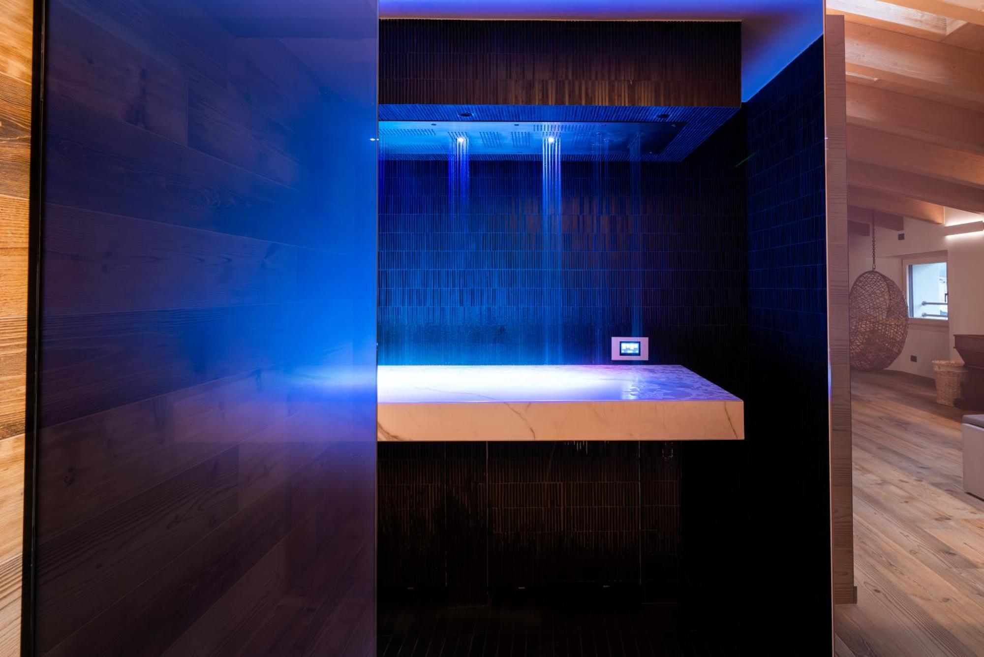 Wine Hotel San Carlo - Relais & Spa - Boutique Hotel Chiuro ภายนอก รูปภาพ