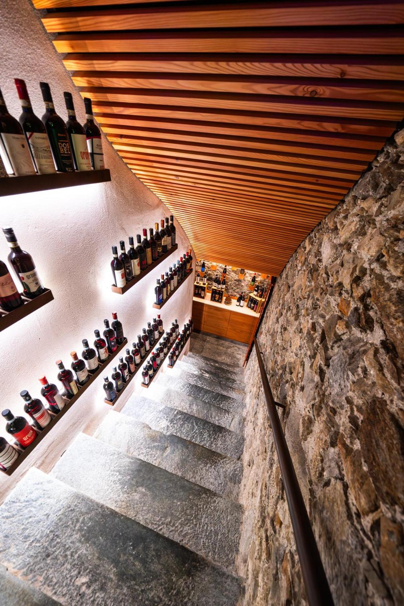 Wine Hotel San Carlo - Relais & Spa - Boutique Hotel Chiuro ภายนอก รูปภาพ