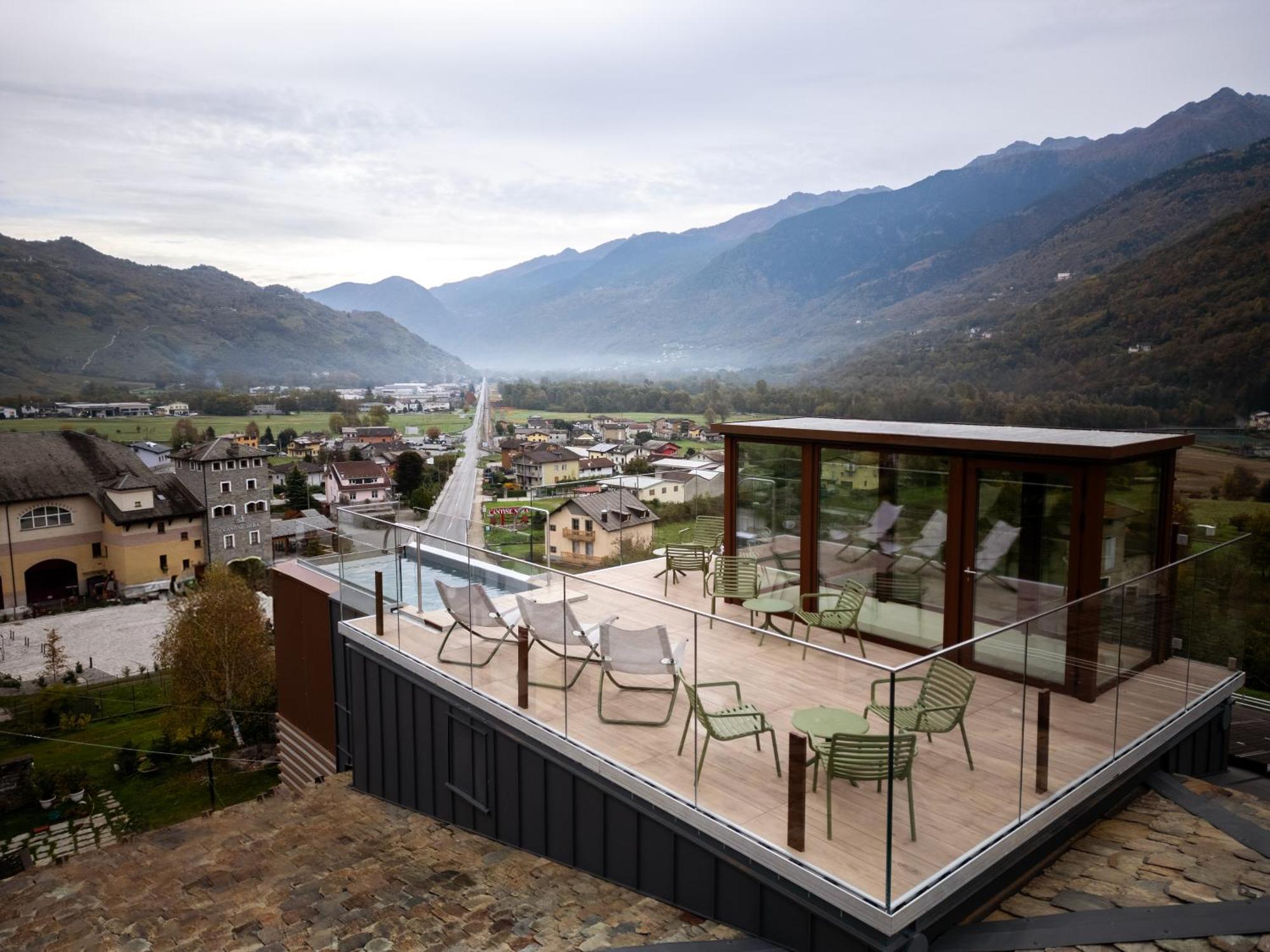 Wine Hotel San Carlo - Relais & Spa - Boutique Hotel Chiuro ภายนอก รูปภาพ