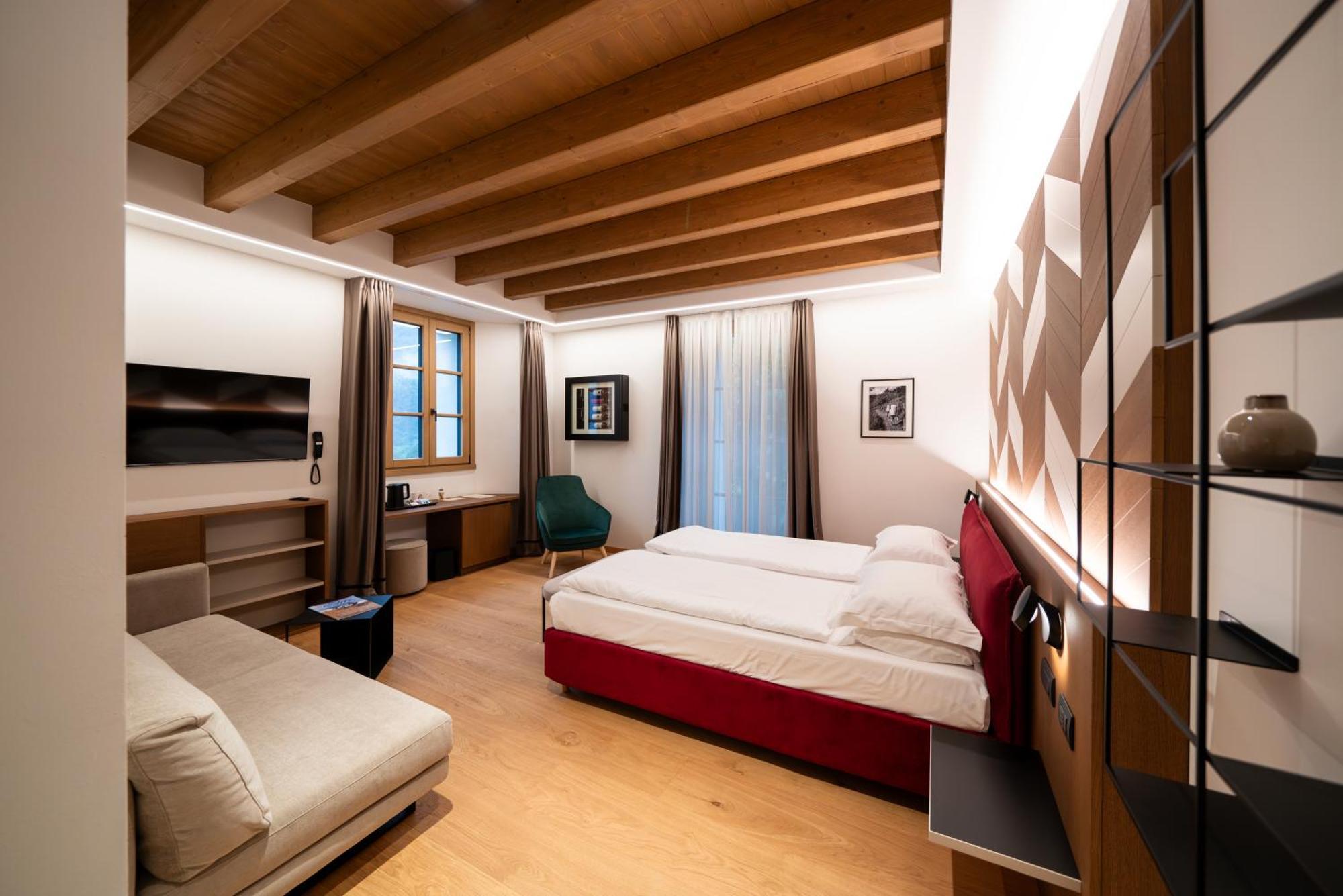 Wine Hotel San Carlo - Relais & Spa - Boutique Hotel Chiuro ภายนอก รูปภาพ